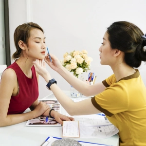  Bước 1: Thăm khám và tư vấn 