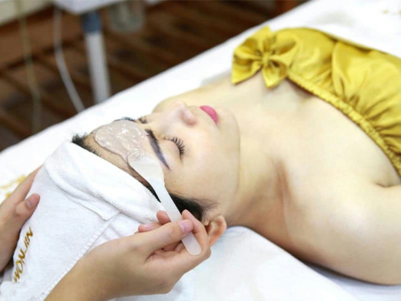  Bước 3: Ủ tê vùng da điều trị 