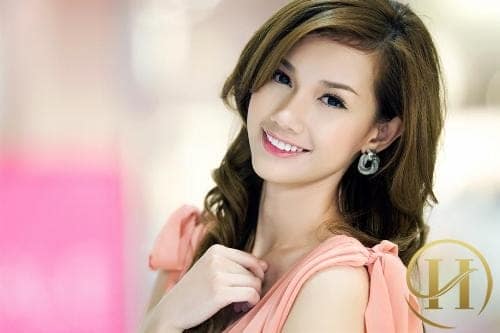 Cằm Vline đẹp như thiên thần của các Hot girl Việt 2