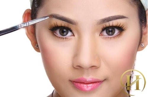 Khắc phục mắt xếch khi trang điểm