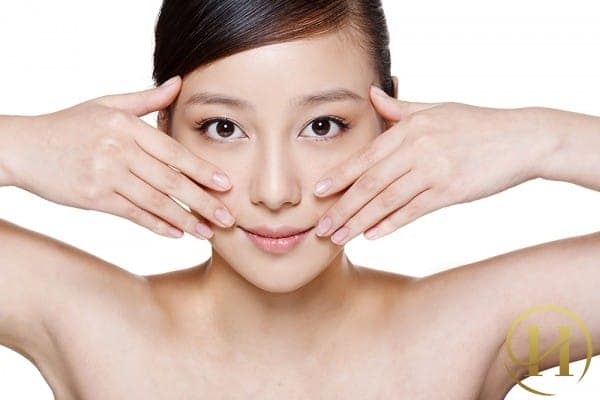 Cách xóa vết chân chim vùng mắt hiệu quả và an toàn