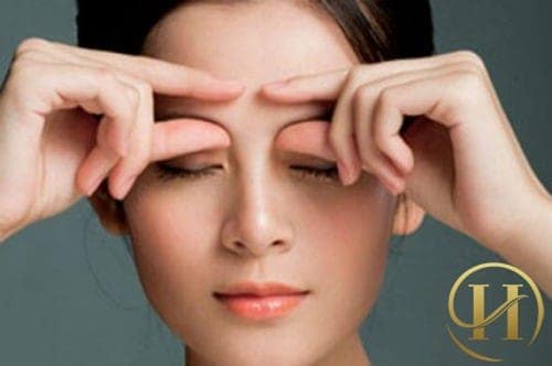 Masage chữa sụp mí mắt tại nhà
