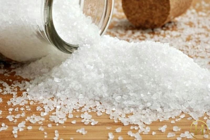 Khử mùi hôi nách bằng muối trắng