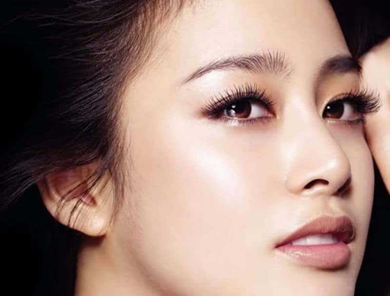 “Xóa tan” nỗi lo mắt sụp mí một bên.