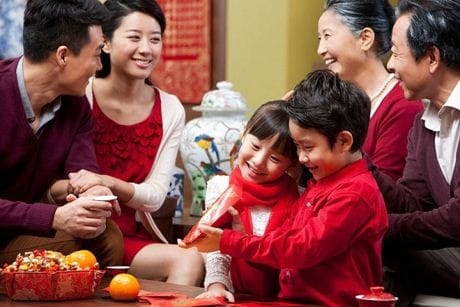 Nên chọn tuổi nào xông đất cho năm mới Ất Mùi 2015