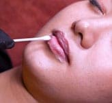  Bước 3: Ủ tê vùng môi 