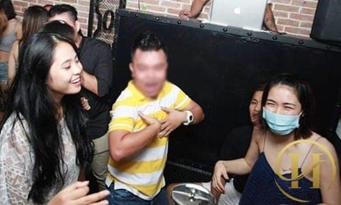 Hòa Minzy bật mí về hình xăm Công Phượng ở vùng nhạy cảm