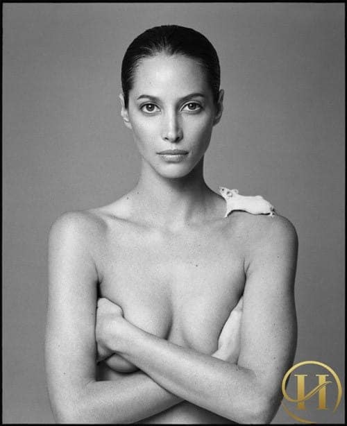 Siêu mẫu U50 bật mí bí kíp "trẻ mãi ko già"