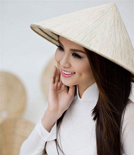 Mỹ nhân và má lúm đồng tiền qua ca dao Việt Nam