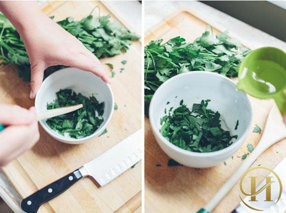 Làm hồng nhũ hoa bằng rau mùi tây