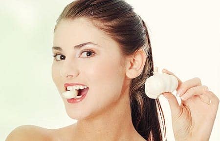 Ăn nhiều tỏi có phải là nguyên nhân gây bệnh hôi nách không?