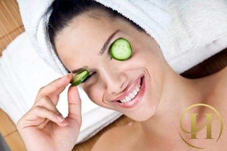Dưa chuột trị thâm mắt