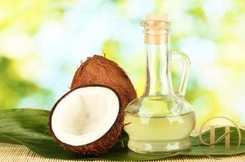 Trị thâm quầng mắt bằng dầu dừa