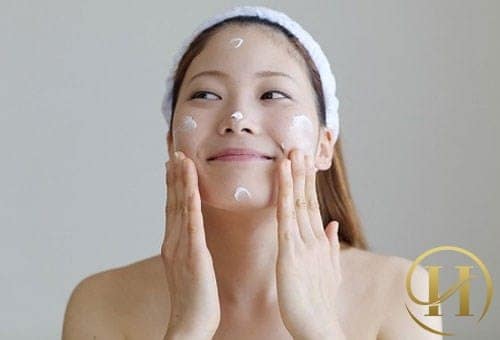 bôi kem làm trắng da