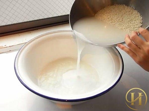 làm trắng da bằng nước vo gạo