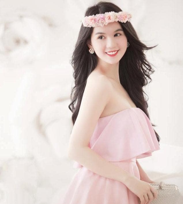 Bí quyết làm da trắng mịn tự nhiên như Ngọc Trinh