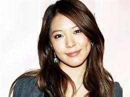 Má lúm đồng tiền nhân tạo có mất đi sau một thời gian không?