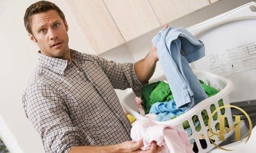Mặc chung quần áo với người hôi nách