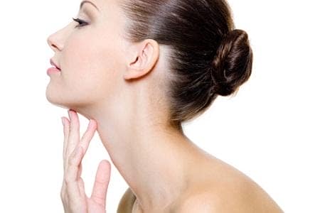 Cách làm trắng da cổ bằng Nano Perla White