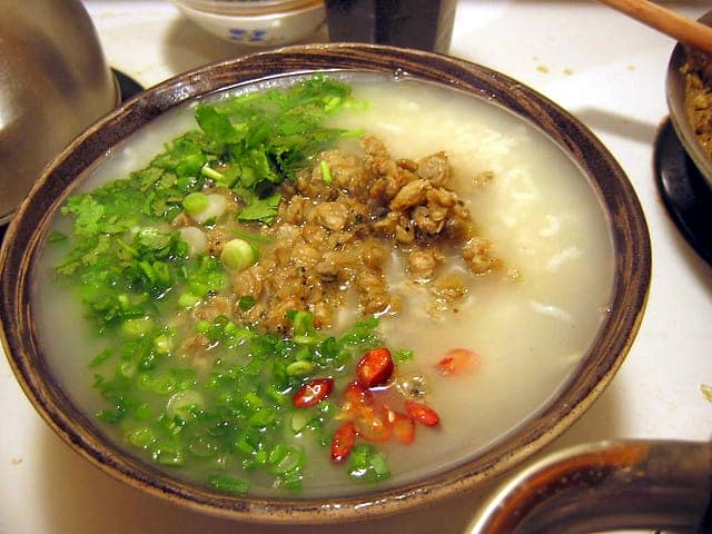 Thực đơn khử mùi hôi nách thú vị bằng món cháo sò, hến