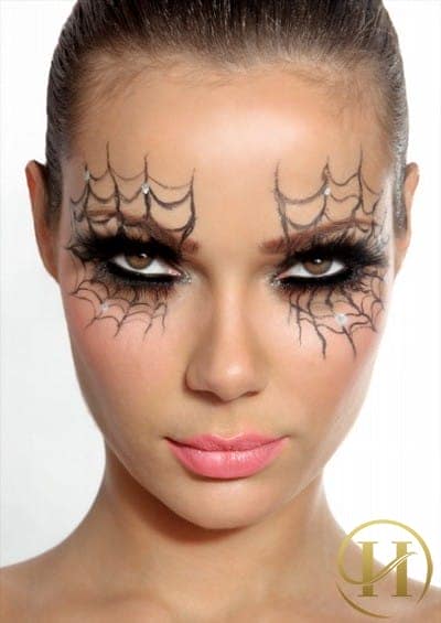 Mẹo trang điểm ấn tượng cho ngày halloween chỉ trong 5 phút 9