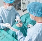  Bước 4: Bác sĩ tiến hành thực hiện nâng mũi Demi Tech 6D 