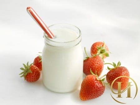 Sữa chua và dâu tây là liệu pháp trị mụn cám hữu hiệu dành cho eva