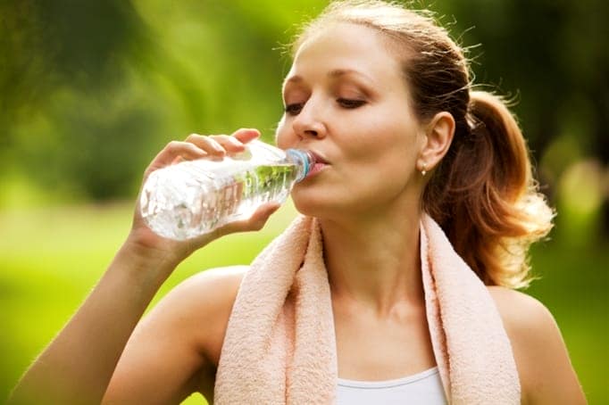  Tư vấn giảm cân an toàn - uống nước mỗi ngày