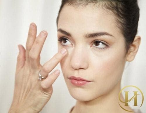 có rất nhiều lí do khến các nếp nhăn vùng mắt xuất hiện