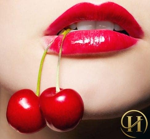 Đôi môi căng mọng là điểm nổi bật giúp eva tự tin và hấp dẫn hơn