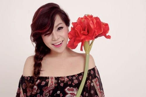 Minh Chuyên xinh đẹp rạng ngời sau khi nâng mũi