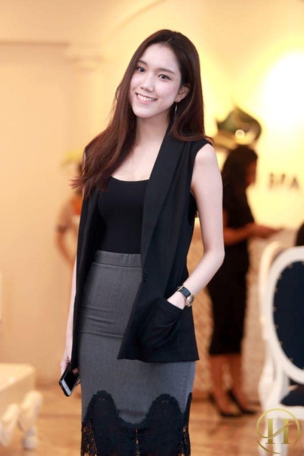 Mới đây Thùy Linh xuất hiện với diện mạo hoàn toàn mới, thu hút mọi ánh nhìn