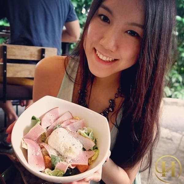 Vẻ đẹp rạng ngời của em gái Hoa hậu Thùy Lâm