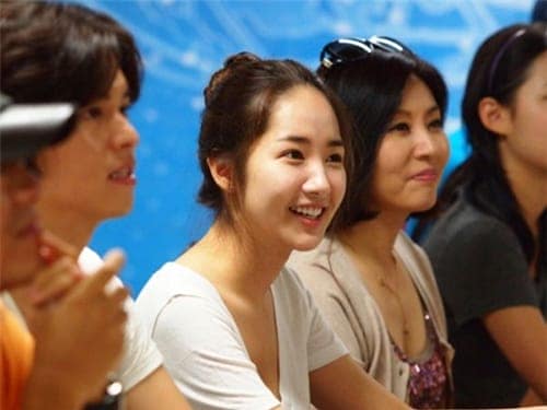 "Soi" bí quyết chăm sóc da của nữ hoàng mặt mộc xứ Hàn