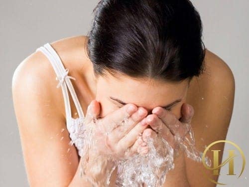Bạn có thể lựa chọn sữa bột để giúp da trở nên mịn màng và săn chắc hơn
