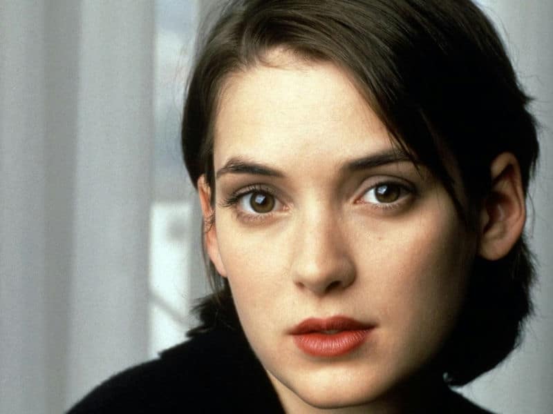 Vẻ đẹp dễ thương của Winona Ryder là chuẩn mực của cái đẹp trong thập niên 90