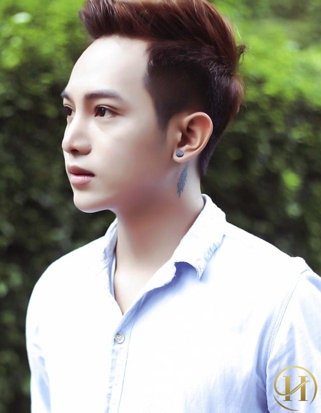 Lần phẫu thuật cuối cùng, Sơn Hy may mắn có được gương mặt ưng ý, anh bắt đầu tìm được sự tự tin trong công việc và giao tiếp. 9X này cũng thẳng thắn chia sẻ: “Tôi tự tin mình đẹp trai hơn sao Hàn, phần lớn họ cũng thẩm mỹ mà ra thôi”.