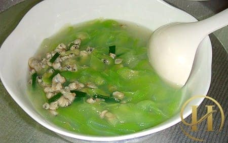 Chị em có thể nấu canh bầu với hến để giảm trọng lượng cơ thể của mình