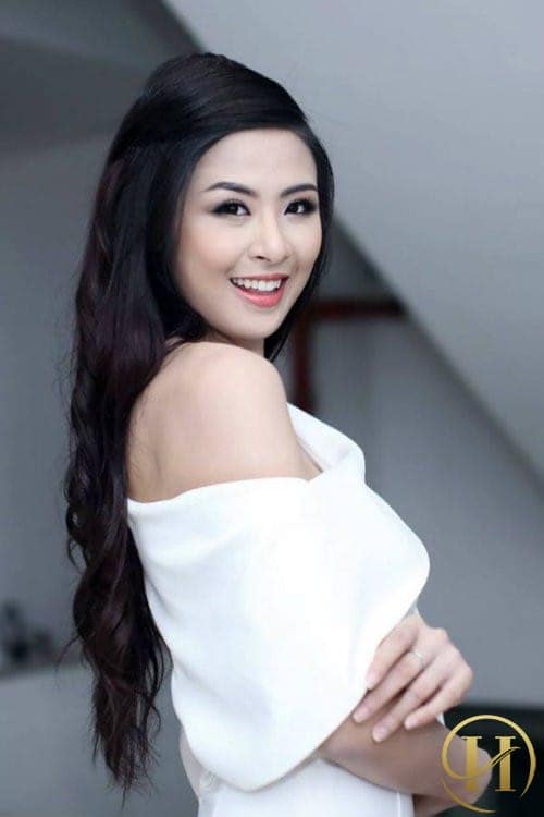 Đôi mắt bồ câu khá nhỏ của Ngọc Hân