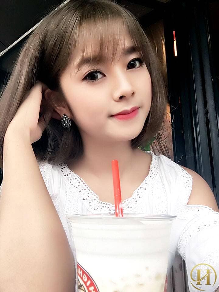 Ngô Lệ Quyên sử dungj dịch vụ nâng mũi 