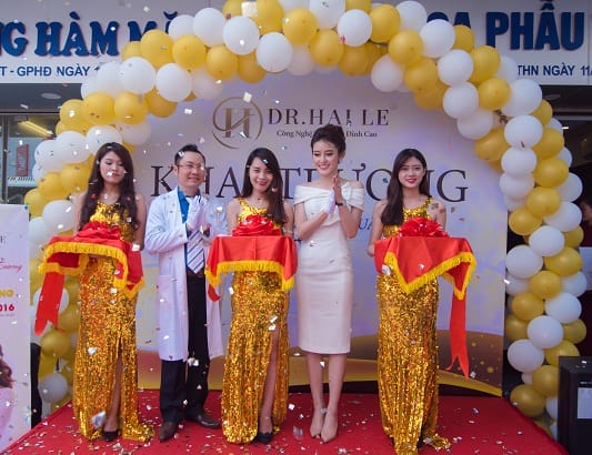 Rộn ràng khai trương - Ngất ngây quà tặng