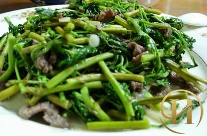 Rau cần giúp bạn uống rượu không say