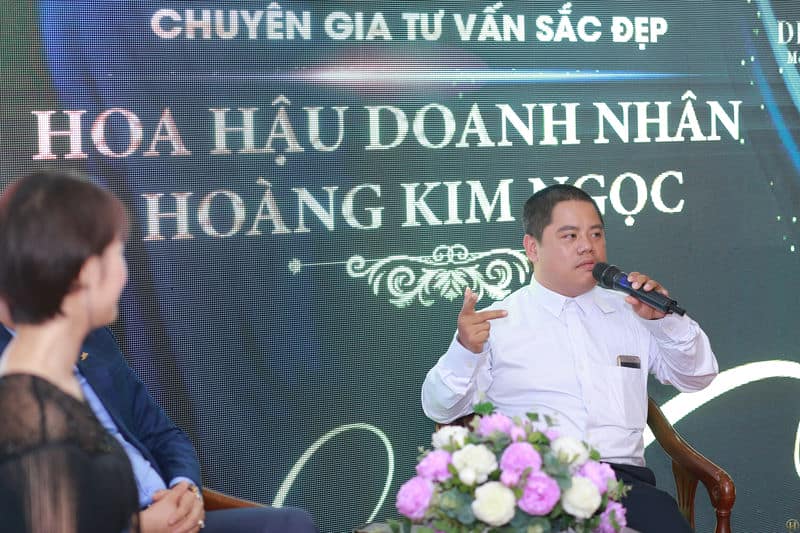 Tại sự kiện, chuyên gia - nhà nghiên cứu nhân tướng học Lưu Cường chia sẻ về mối liên quan giữa nhân tướng và thẩm mỹ.