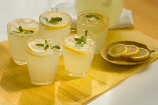 Nước chanh giúp giảm mỡ bụng hiệu quả
