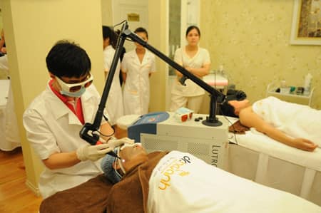 Xoá xăm bằng công nghệ cao