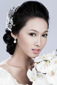 Lựa chọn phong cách trang điểm để giúp bạn lộng lẫy và xinh đẹp nhất trong ngày cưới nhé.