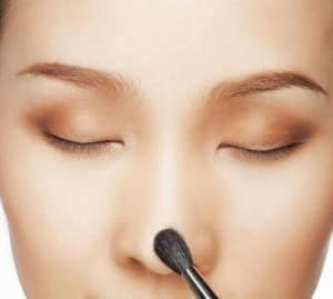 Bí quyết trang điểm cho những cô dâu có sóng mũi thấp