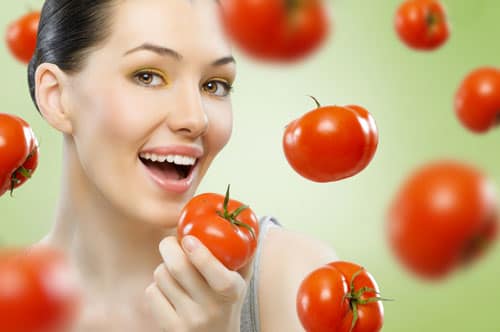 Trị da khô hiệu quả bằng quả cà chua