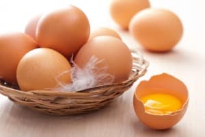 Sử dụng lòng trắng trứng gà để trị nám da hiệu quả
