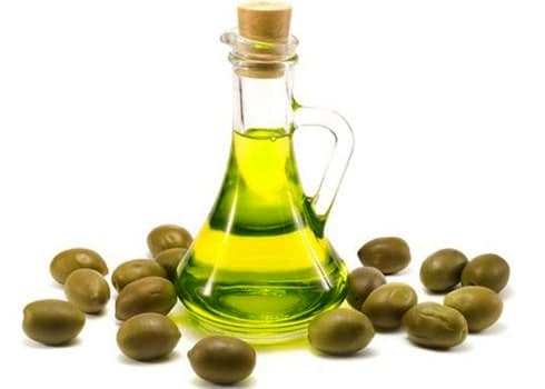 Dầu oliu sẽ giúp bạn chăm sóc da khô cho bé